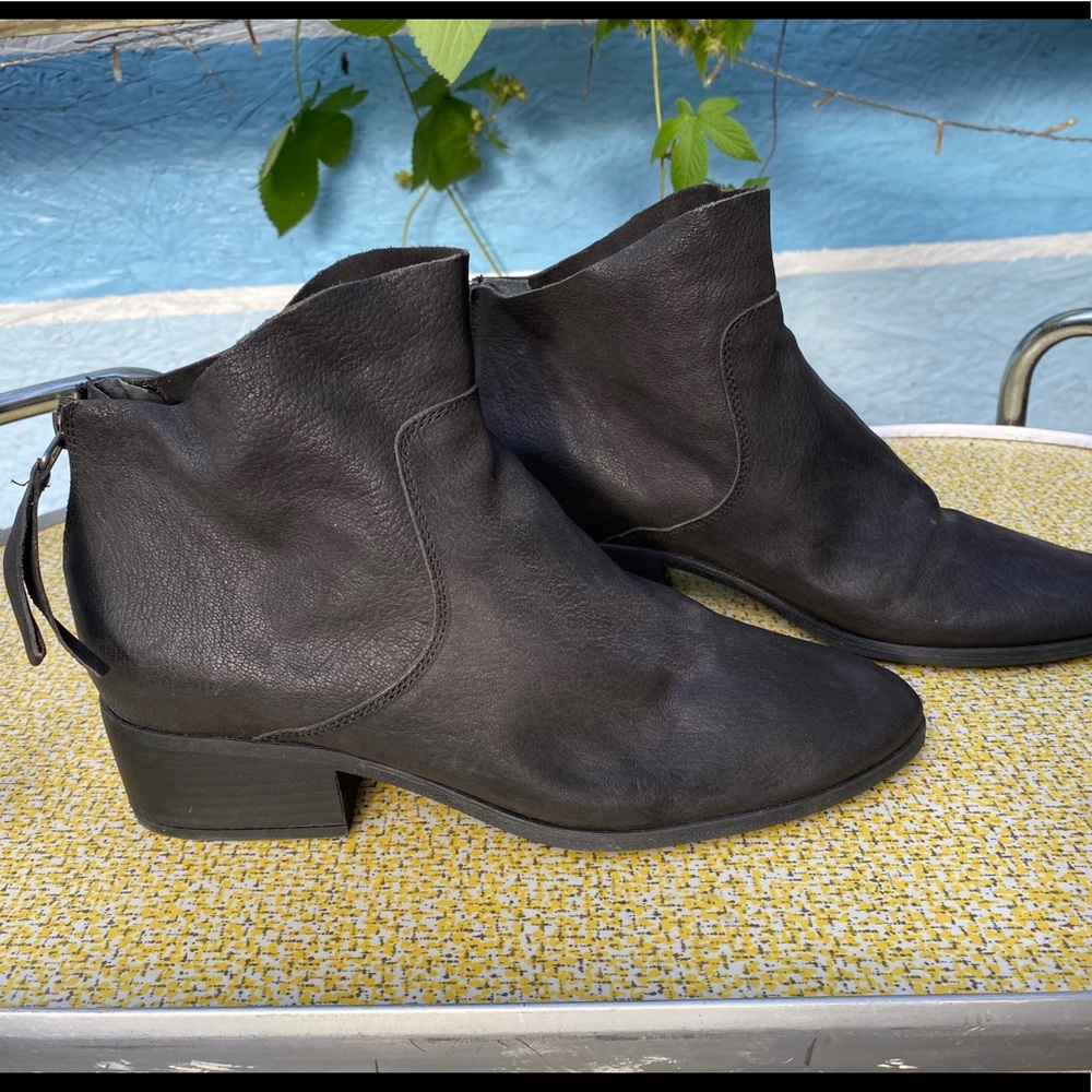 Super Soft Leather Ankle Boots-Like NEW